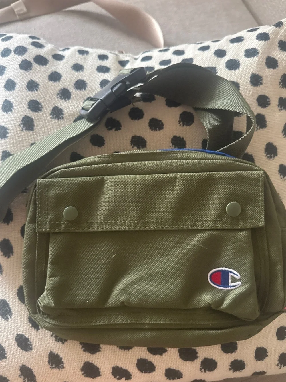 *NEVER WORN!* Champion Hunter Green Belt Bag